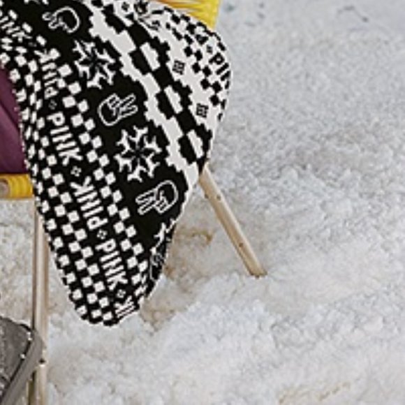 Victoria's Secret PINK Sherpa Blanket Black/White - Picture 3 of 3